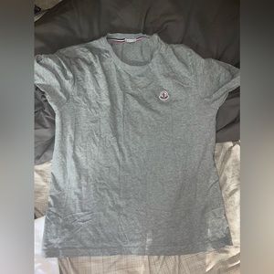 Moncler Men NWOT size Large Grey T Shirt Regular Fit